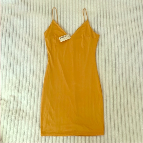 Love Culture Dresses & Skirts - Sexy yellow bodycon dress 🤗